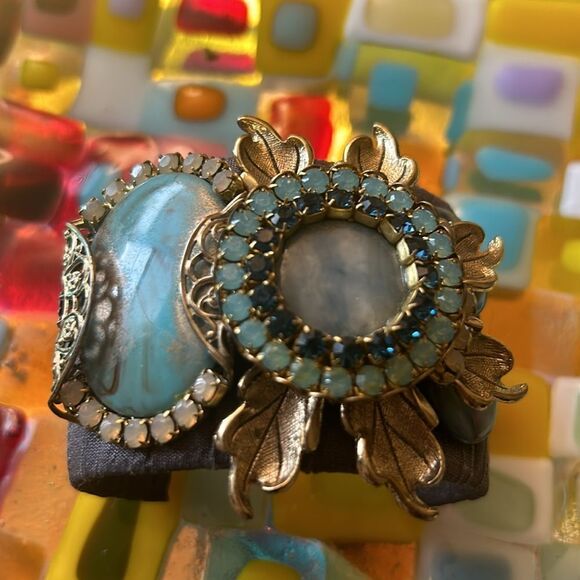 Pretty jewel encrusted cuff with cloth wrapping. - Picture 4 of 7